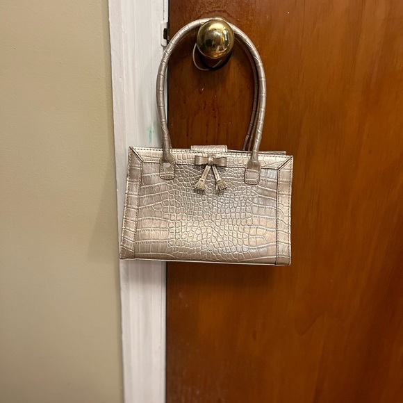 LIZ Claiborne Gold  faux croc shoulder bag - Picture 9 of 10